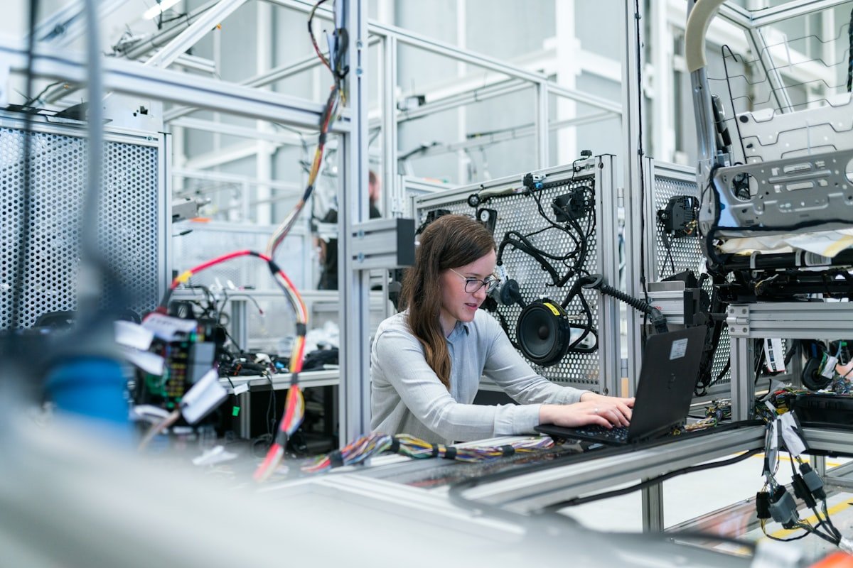 ORBITEX Precision Manufacturing — Precision manufacturing & industrial engineering · CNC · 5-axis · robotic assembly